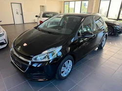 Lackierung schwarz perla nera/ Gebraucht 2015 Peugeot 208 Active Kleinwagen | 8.490 € (Fairer Preis)