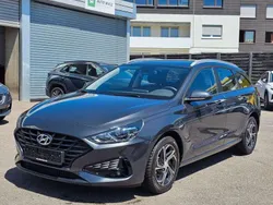 Grau Gebraucht 2024 Hyundai i30 Comfort Kombi | 18.400 € (Guter Preis)
