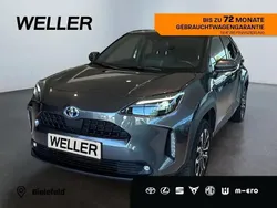 Grau Gebraucht 2023 Toyota Yaris Cross Team SUV | 25.990 € (Fairer Preis)
