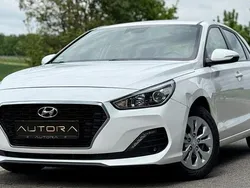 Weiß Gebraucht 2019 Hyundai i30 Select Limousine | 11.490 € (Superpreis)