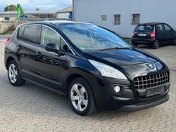 Schwarz Gebraucht 2012 Peugeot 3008 SUV | 9.950 € (Etwas zu teuer)