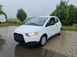 Weiß Gebraucht 2009 Mitsubishi Colt Kleinwagen | 1.600 €