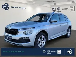 Brilliantsilber metallic Gebraucht 2024 Skoda Kamiq Selection SUV | 23.790 € (Fairer Preis)