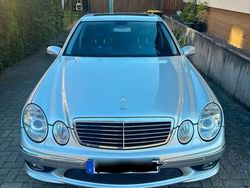Silber Gebraucht 2007 Mercedes E55 AMG AMG Limousine | 22.999 €