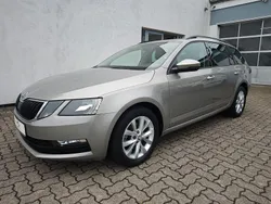 Beige Gebraucht 2018 Skoda Octavia Ambition Kombi | 13.490 € (Fairer Preis)