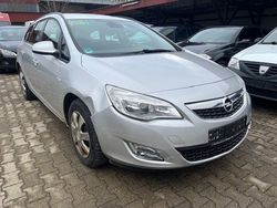 Silber Gebraucht 2012 Opel Astra Edition Kombi | 1.800 € (Fairer Preis)
