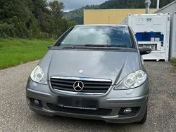 Grau Gebraucht 2005 Mercedes A180 Kleinwagen | 2.100 €