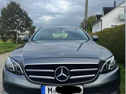 Grau Gebraucht 2019 Mercedes E220 Limousine | 29.000 € (Guter Preis)