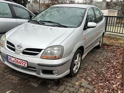 Silber Gebraucht 2002 Nissan Almera Tino Visia Van / Kleinbus | 1.200 € (Fairer Preis)