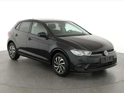 Deep black perleffekt Gebraucht 2024 VW Polo Life Kleinwagen | 21.395 € (Fairer Preis)