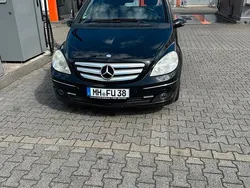 Schwarz Gebraucht 2006 Mercedes B200 Van / Kleinbus | 2.850 € (Fairer Preis)