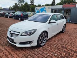 Weiß Gebraucht 2015 Opel Insignia Sport Kombi | 10.400 € (Etwas zu teuer)