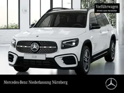 Mercedes GLB220