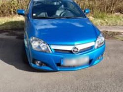 Blau Gebraucht 2004 Opel Tigra Cabrio | 2.100 € (Etwas zu teuer)