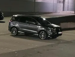 Braun Gebraucht 2017 Ford Kuga ST SUV | 15.000 € (Teuer)