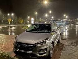 Grau Gebraucht 2019 Hyundai Tucson Trend SUV | 21.200 € (Fairer Preis)