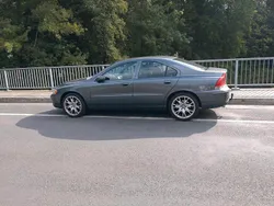 Grau Gebraucht 2004 Volvo S60 Limousine | 4.900 €