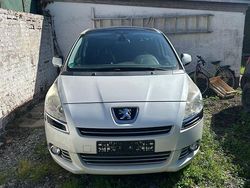 Schwarz Gebraucht 2011 Peugeot 5008 Access Van / Kleinbus | 3.700 € (Fairer Preis)