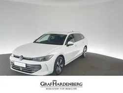 Weiß Gebraucht 2024 VW Passat Business Kombi | 32.810 € (Fairer Preis)