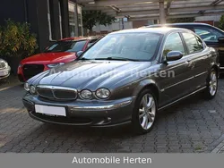 Silber Gebraucht 2006 Jaguar X-type Executive Limousine | 5.990 € (Fairer Preis)