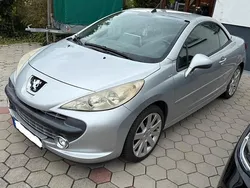 Silber Gebraucht 2008 Peugeot 207 CC Cabrio | 3.800 € (Etwas zu teuer)