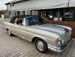 Silber Gebraucht 1969 Mercedes W111 SE Cabrio | 165.900 €