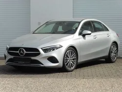 Silber Gebraucht 2023 Mercedes A180 Limousine | 27.490 € (Fairer Preis)