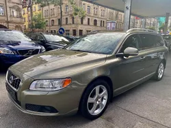 Grün Gebraucht 2011 Volvo V70 Summum Kombi | 5.990 € (Fairer Preis)