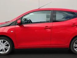 Rot Gebraucht 2014 Toyota Aygo X-play Kleinwagen | 6.500 € (Fairer Preis)