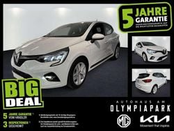 Gletscherweiss Gebraucht 2021 Renault Clio V SE Limousine | 9.975 € (Guter Preis)