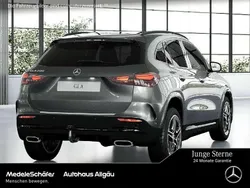 Grau Gebraucht 2025 Mercedes GLA200 AMG SUV | 42.870 € (Fairer Preis)