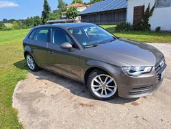 Grau Gebraucht 2015 Audi A3 Sportback Attraction Kombi | 8.900 € (Guter Preis)