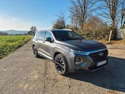 Grau Gebraucht 2019 Hyundai Santa Fe SUV | 27.500 € (Etwas zu teuer)