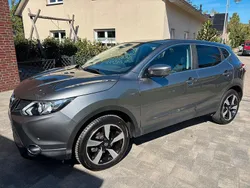 Grau Gebraucht 2016 Nissan Qashqai 360º SUV | 10.900 € (Superpreis)
