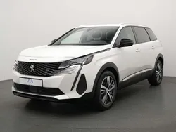 Weiß Gebraucht 2023 Peugeot 5008 Allure Van / Kleinbus | 22.490 € (Guter Preis)