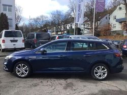 Blau Gebraucht 2017 Renault Mégane GrandTour Intens Kombi | 11.800 € (Etwas zu teuer)