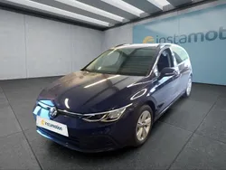 Blau Gebraucht 2021 VW Golf VIII Life Kombi | 21.349 € (Fairer Preis)
