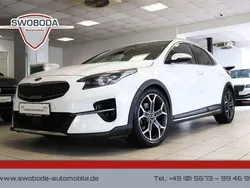 Weiß Gebraucht 2021 Kia XCeed Xdition SUV | 20.450 € (Fairer Preis)