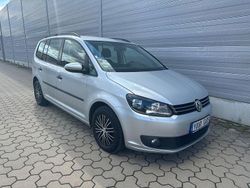 Silber Gebraucht 2012 VW Touran Trendline Van / Kleinbus | 7.400 € (Fairer Preis)
