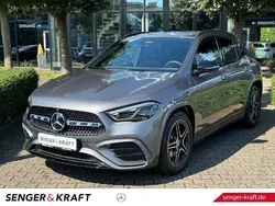 Grau Gebraucht 2024 Mercedes GLA200 AMG line SUV | 40.789 € (Fairer Preis)