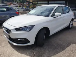 Weiß Gebraucht 2021 Seat Leon Style Limousine | 16.700 € (Fairer Preis)