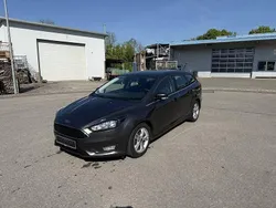 Grau Gebraucht 2015 Ford Focus Limousine | 7.450 € (Superpreis)