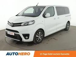 Weiß Gebraucht 2023 Toyota Proace Verso Team Kombi | 37.670 € (Guter Preis)