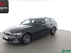 Grau Gebraucht 2021 BMW 320 Luxury Line Kombi | 25.880 € (Guter Preis)