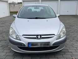 Grün Gebraucht 2004 Peugeot 307 Kleinwagen | 2.199 €