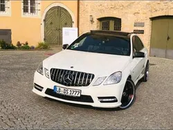 Weiß Gebraucht 2011 Mercedes E350 AMG line Limousine | 20.500 €