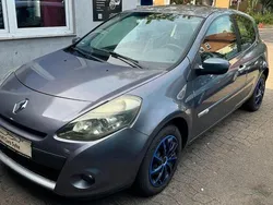 Grau Gebraucht 2009 Renault Clio III Kleinwagen | 2.700 € (Fairer Preis)
