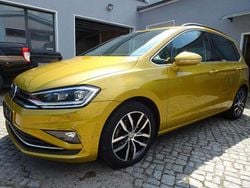 Gelb Gebraucht 2018 VW Golf Sportsvan Highline Van / Kleinbus | 10.750 € (Superpreis)