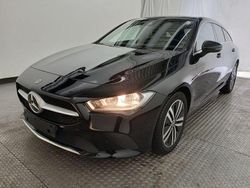 Schwarz Gebraucht 2022 Mercedes CLA200 Shooting Brake Progressive Kombi | 20.890 € (Etwas zu teuer)