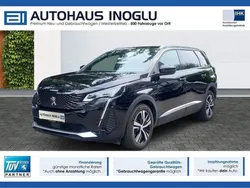 Schwarz schwarz perla nera (metallic) Gebraucht 2024 Peugeot 5008 GT Van / Kleinbus | 29.280 € (Superpreis)